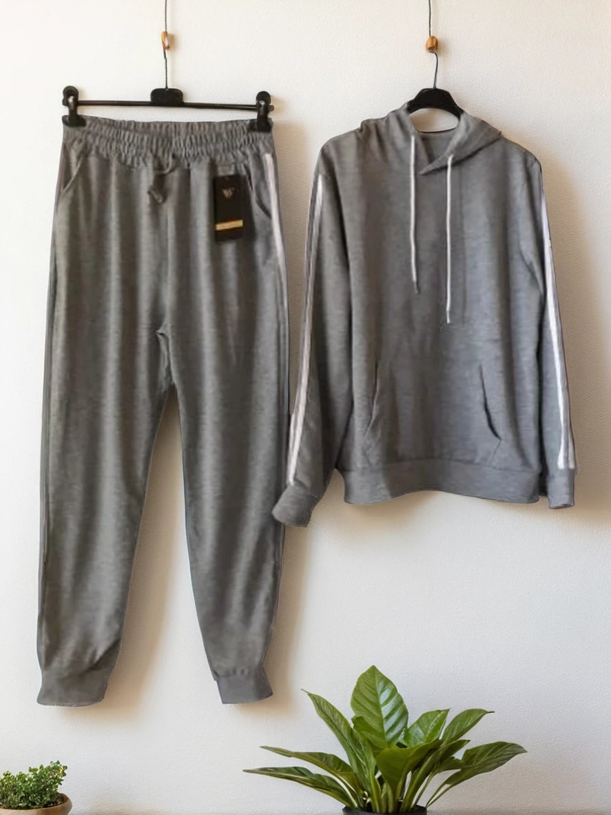 Športni komplet Stripe XL-XXL Velikost-trgovinadanija.si